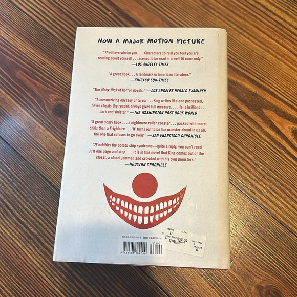 NWT Stephen King ‘It’ Novel - Picture 4 of 8